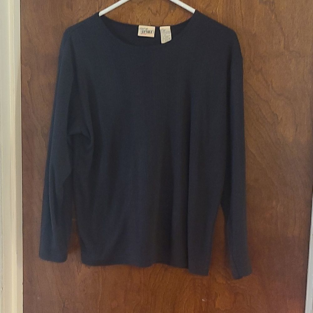 Carriage Court Sport Medium Black Long Sleeved Top